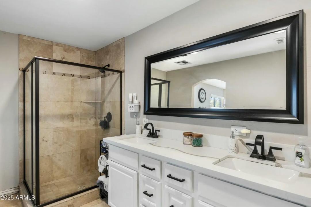 Real Estate Picture 10