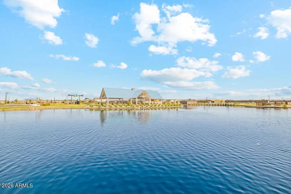 Real Estate Picture 5