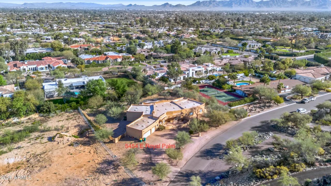 Real Estate Picture 3