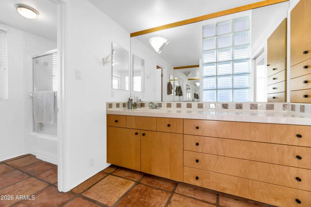 Real Estate Picture 21