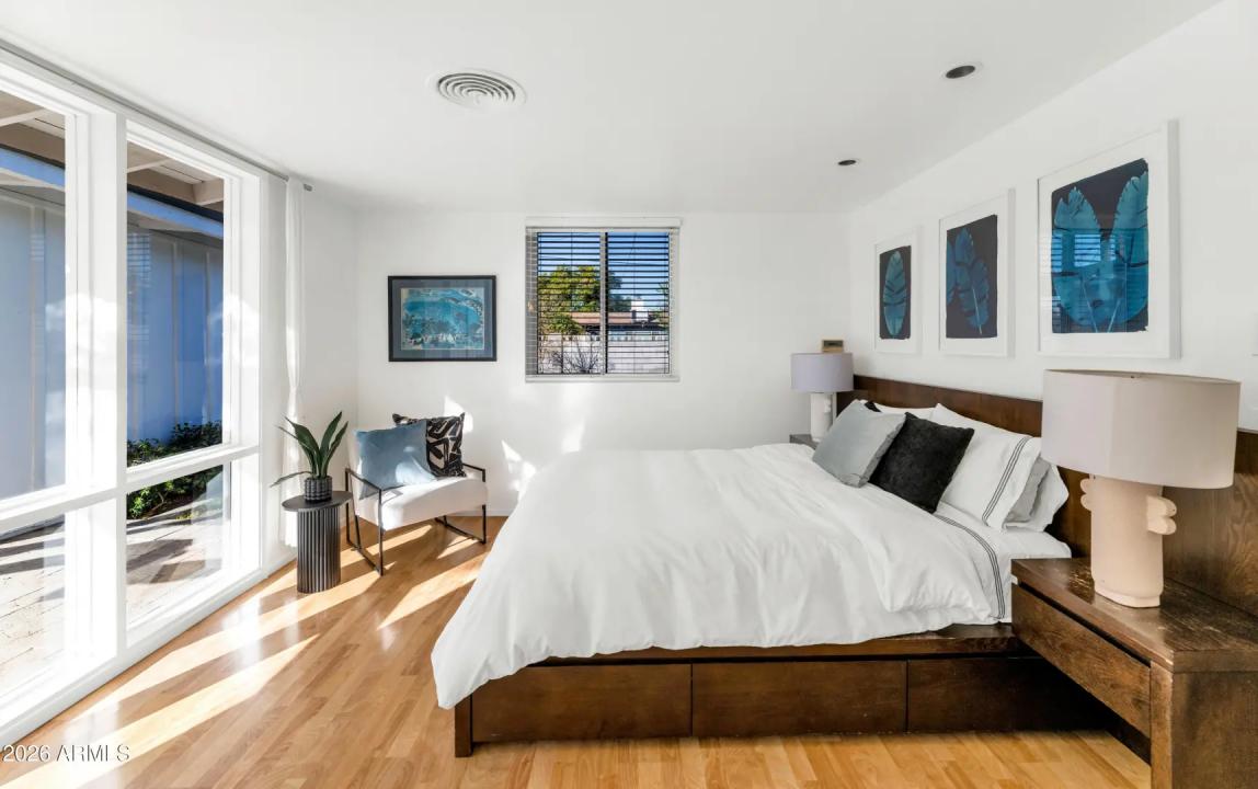 Real Estate Picture 18