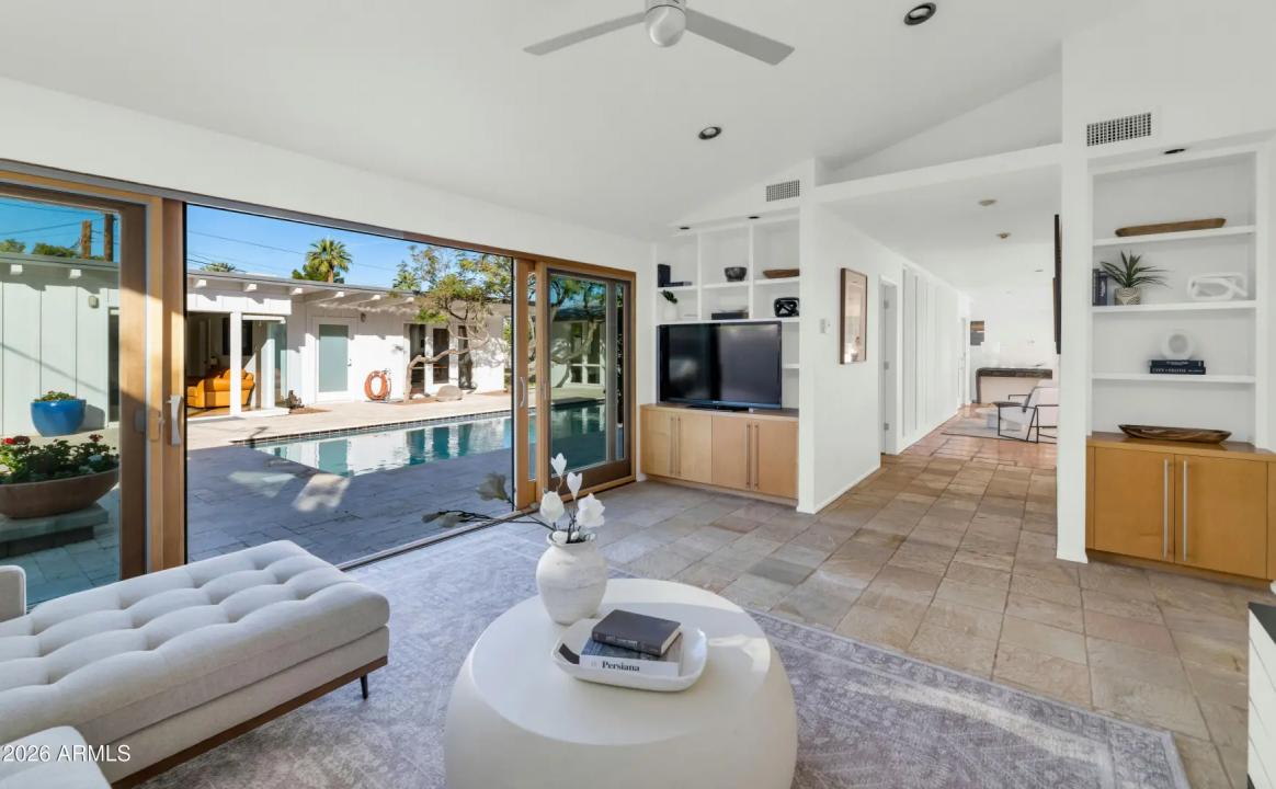 Real Estate Picture 16