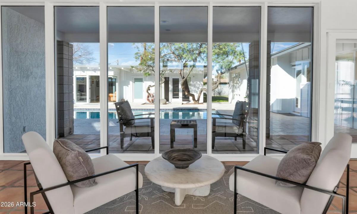 Real Estate Picture 5