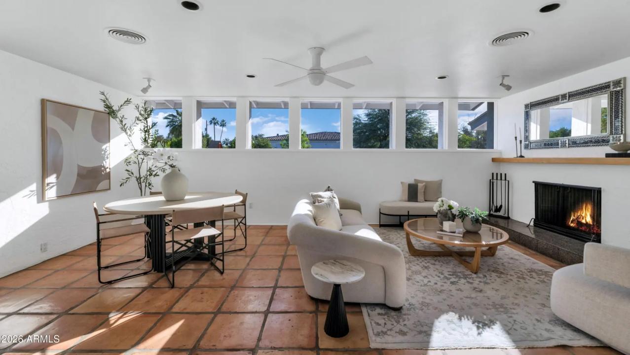 Real Estate Picture 3