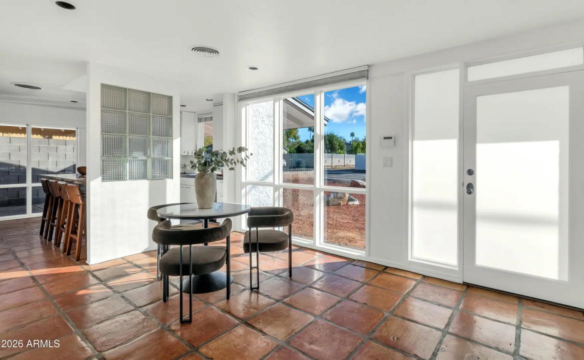 Real Estate Picture 9