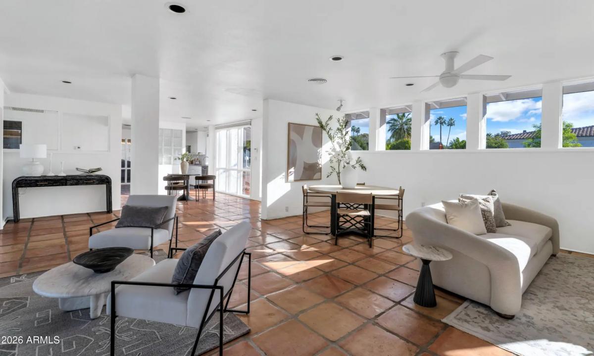 Real Estate Picture 8