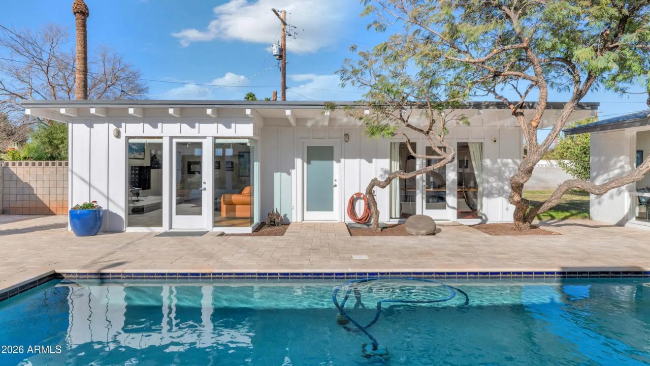 Real Estate Picture 25