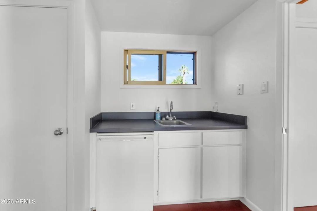 Real Estate Picture 30