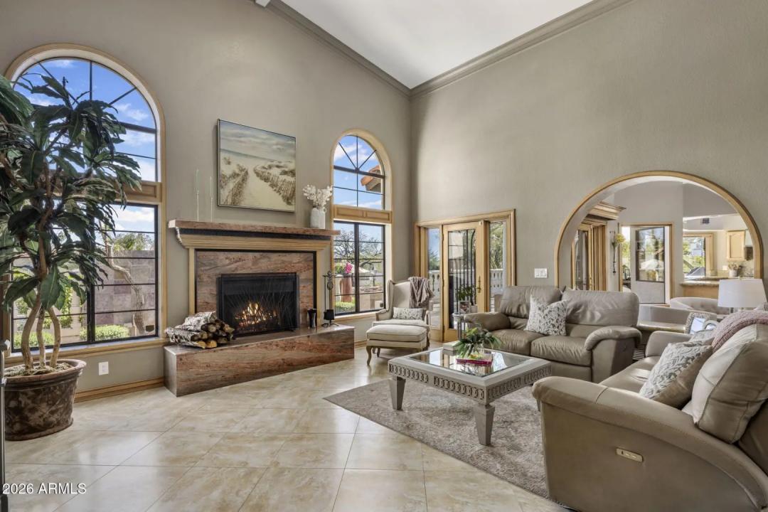 Real Estate Picture 12