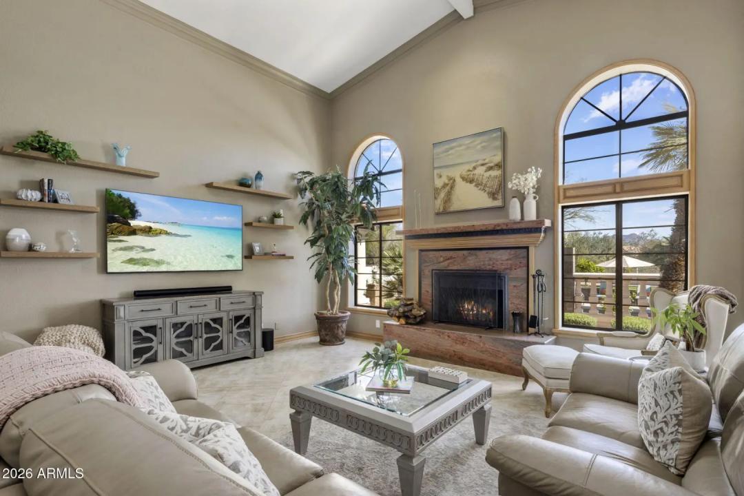 Real Estate Picture 11