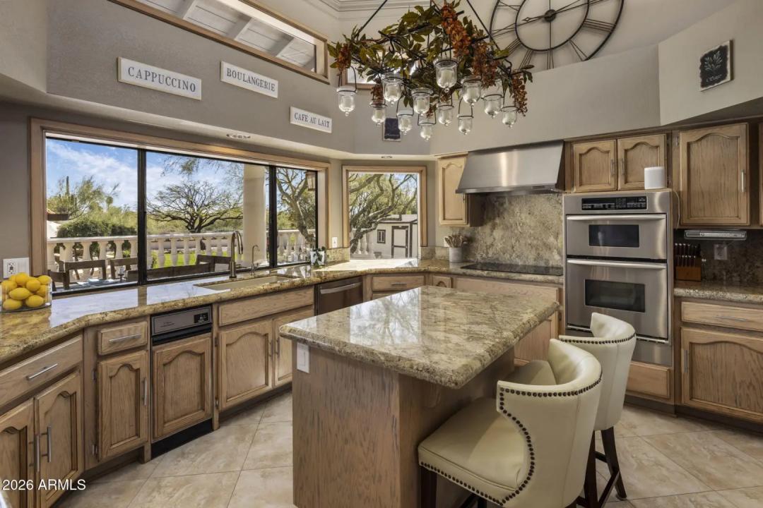 Real Estate Picture 14