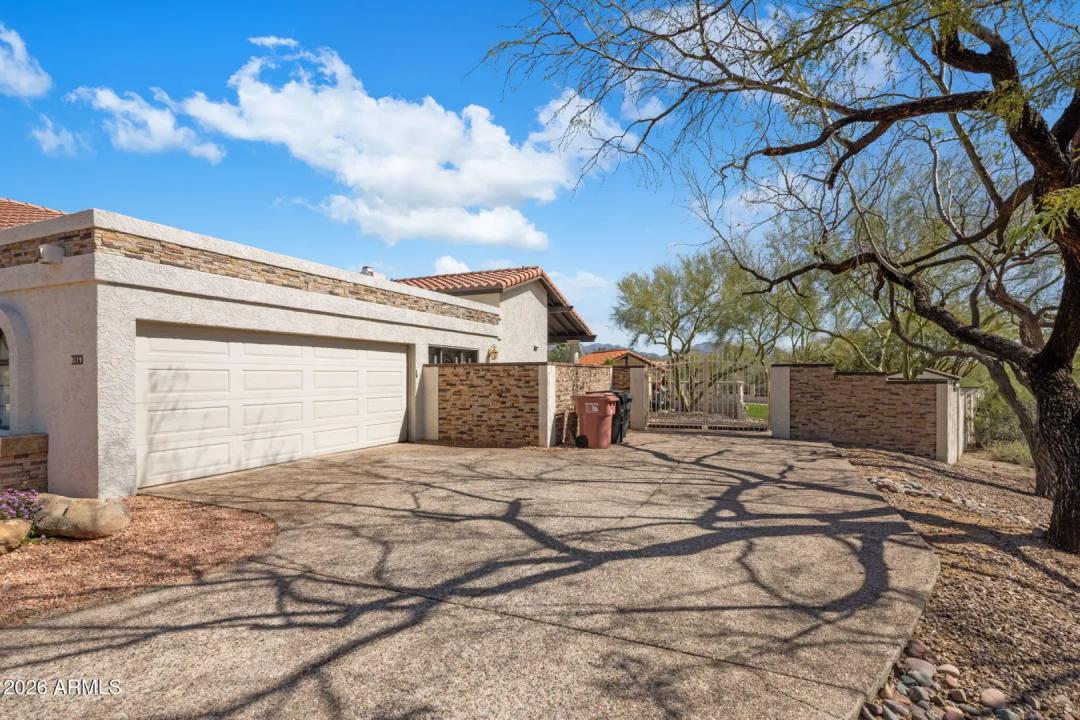 Real Estate Picture 5