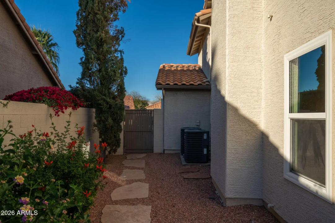 Real Estate Picture 35