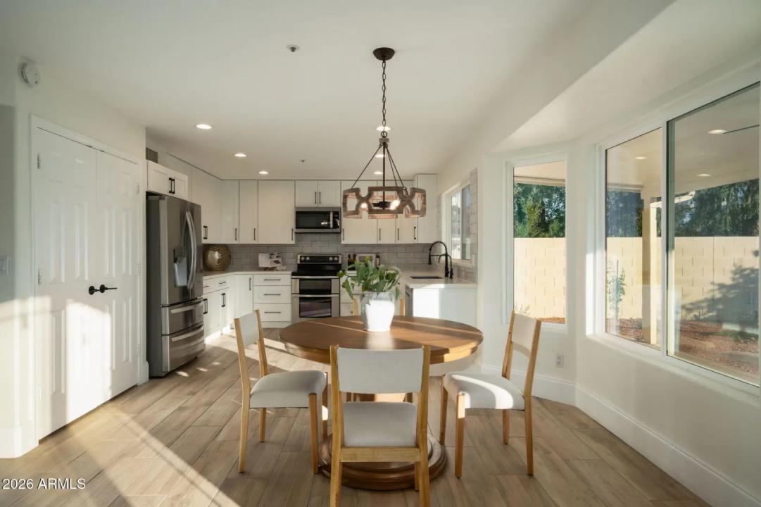 Real Estate Picture 9