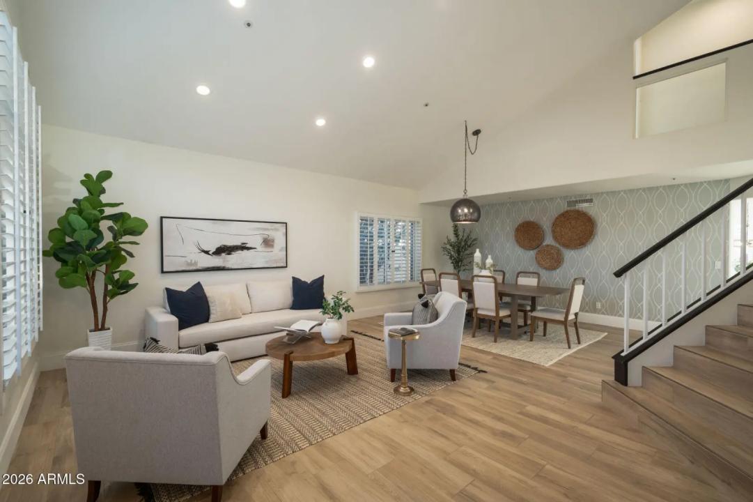 Real Estate Picture 3