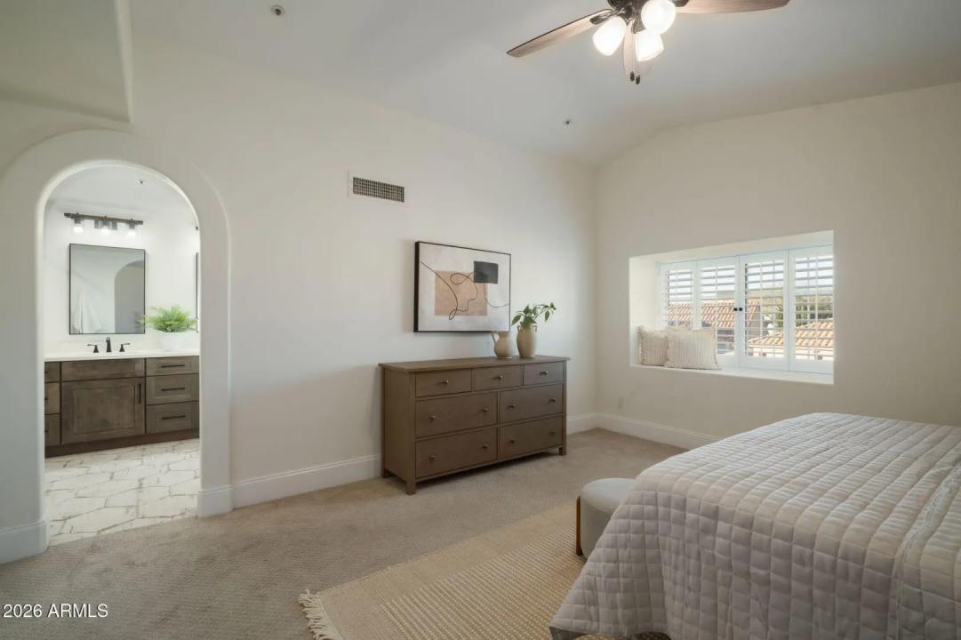 Real Estate Picture 15