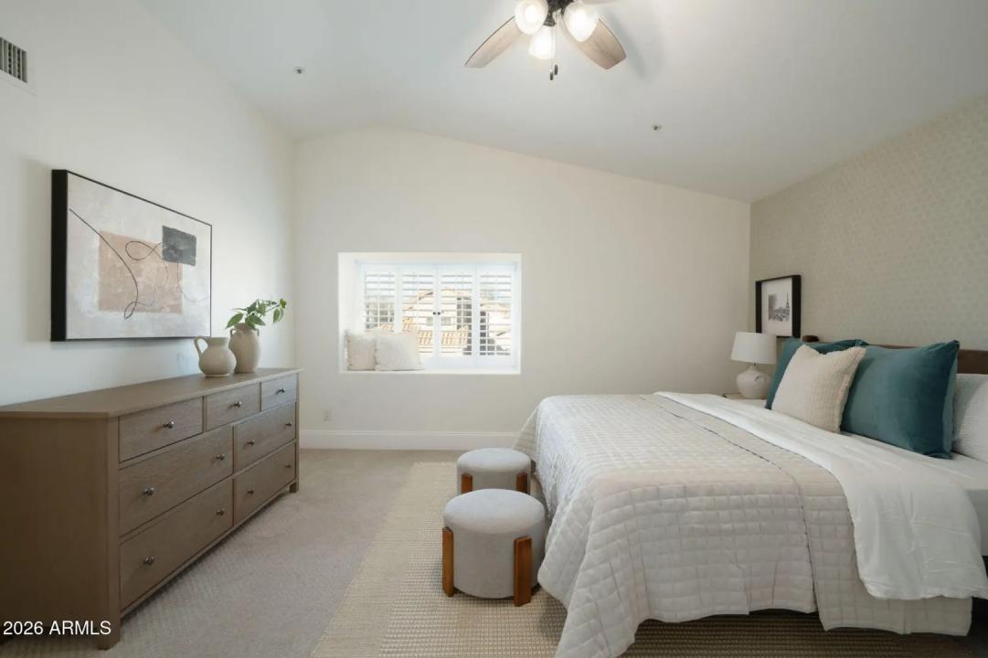 Real Estate Picture 14