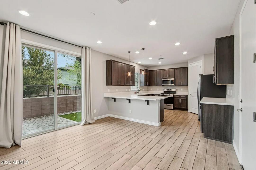 Real Estate Picture 6