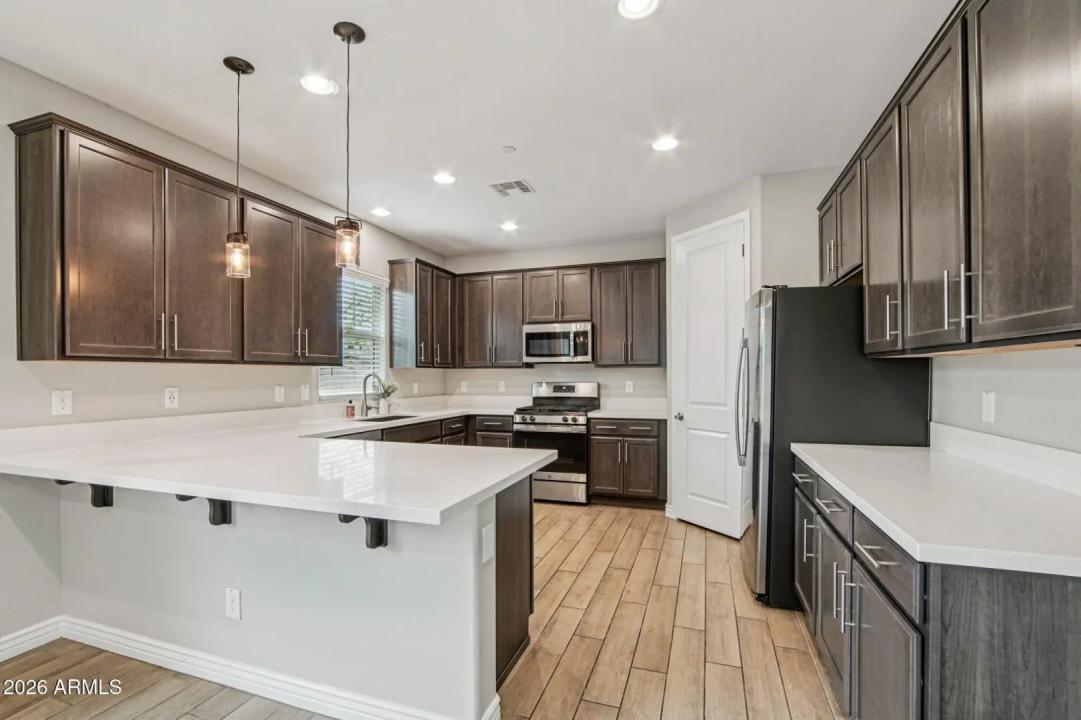 Real Estate Picture 7