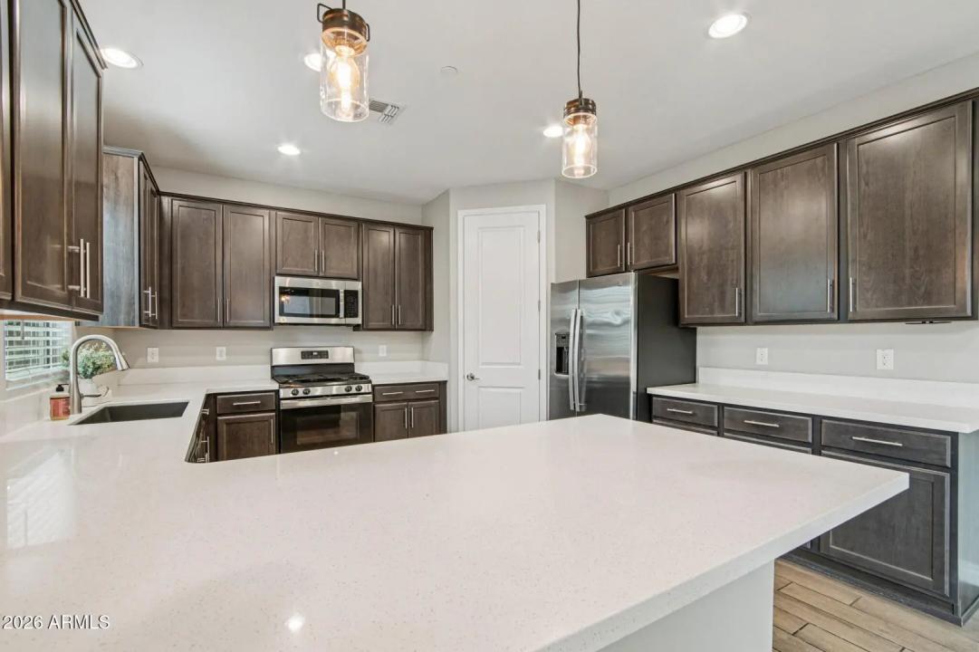 Real Estate Picture 8