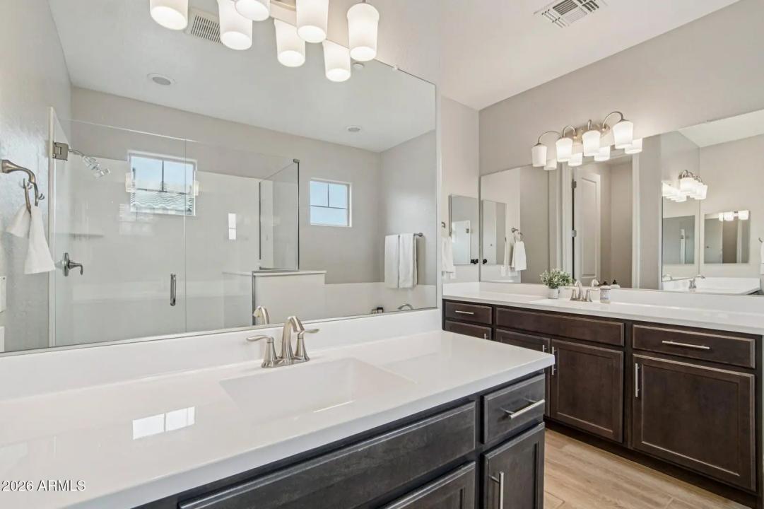 Real Estate Picture 15