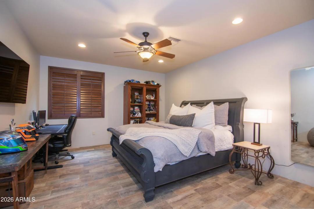 Real Estate Picture 22