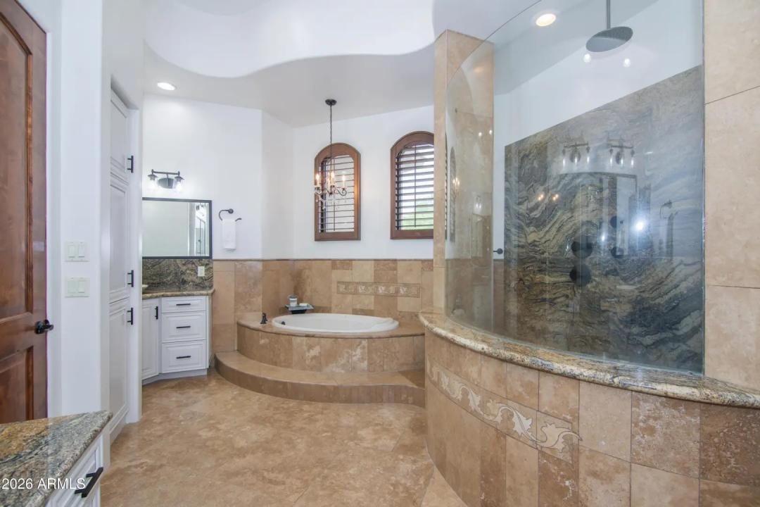 Real Estate Picture 5