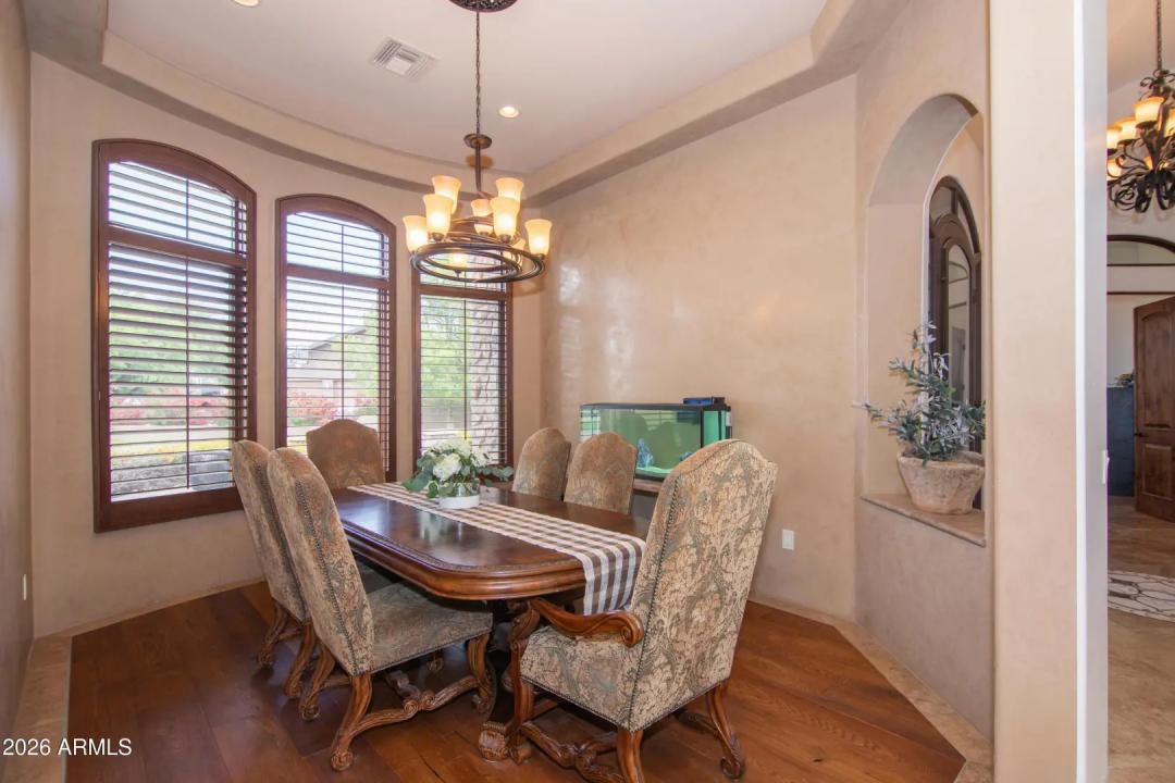 Real Estate Picture 11