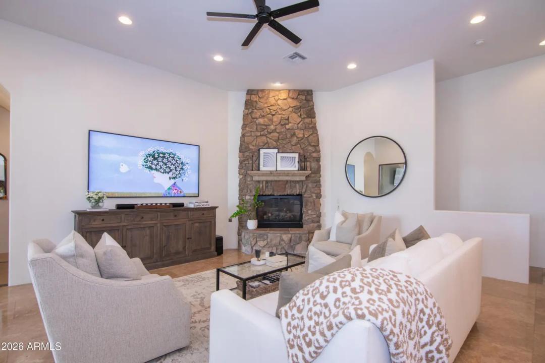 Real Estate Picture 7