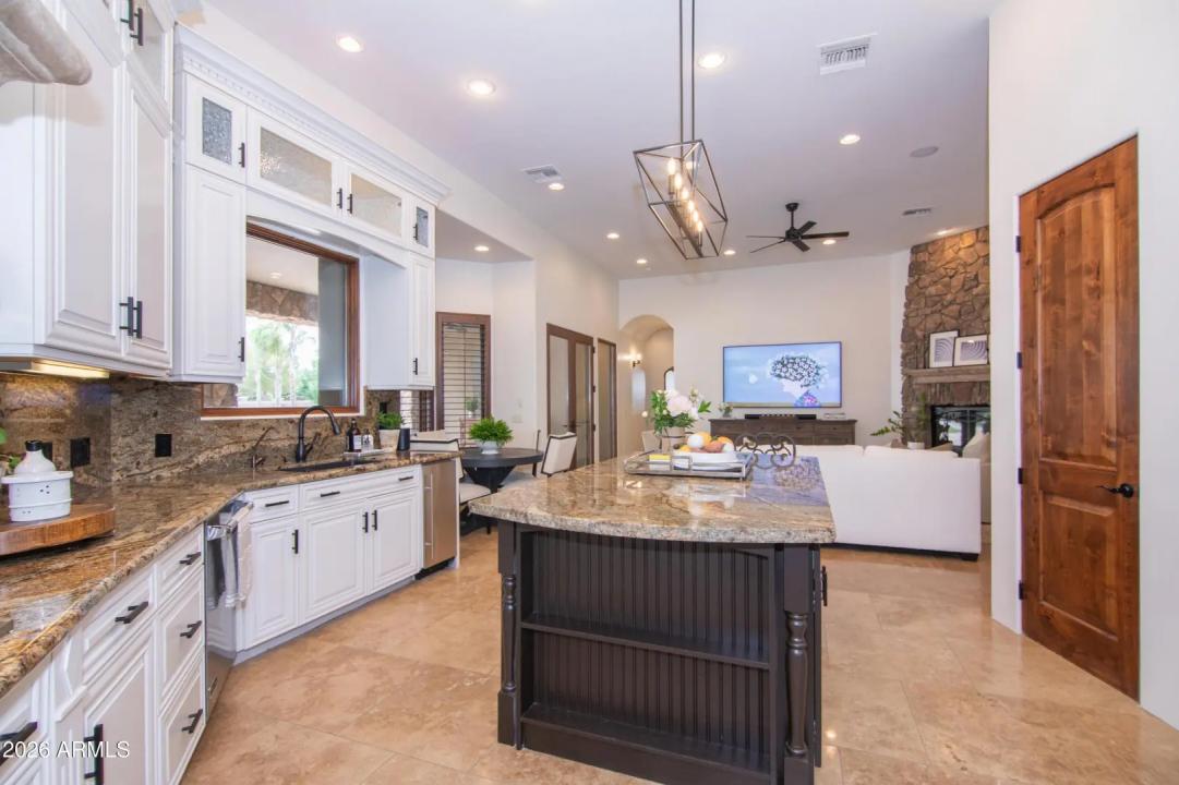 Real Estate Picture 9