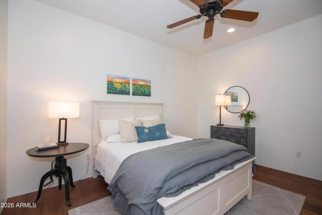 Real Estate Picture 14