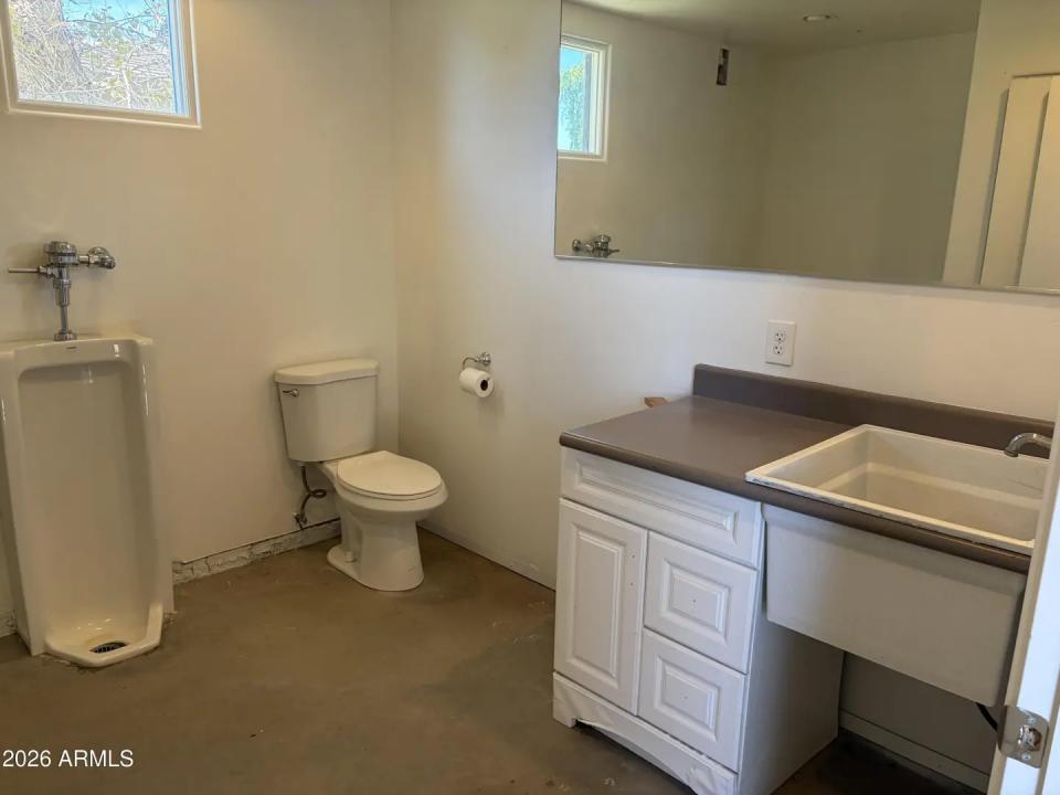 Real Estate Picture 37