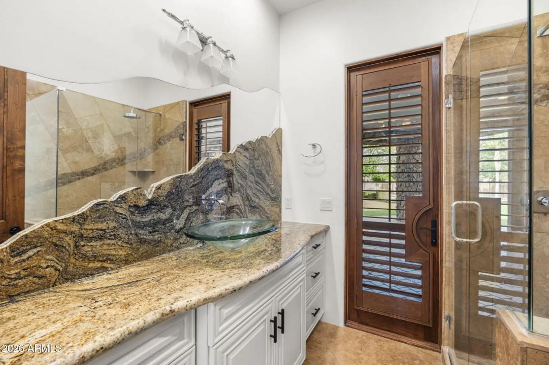 Real Estate Picture 22