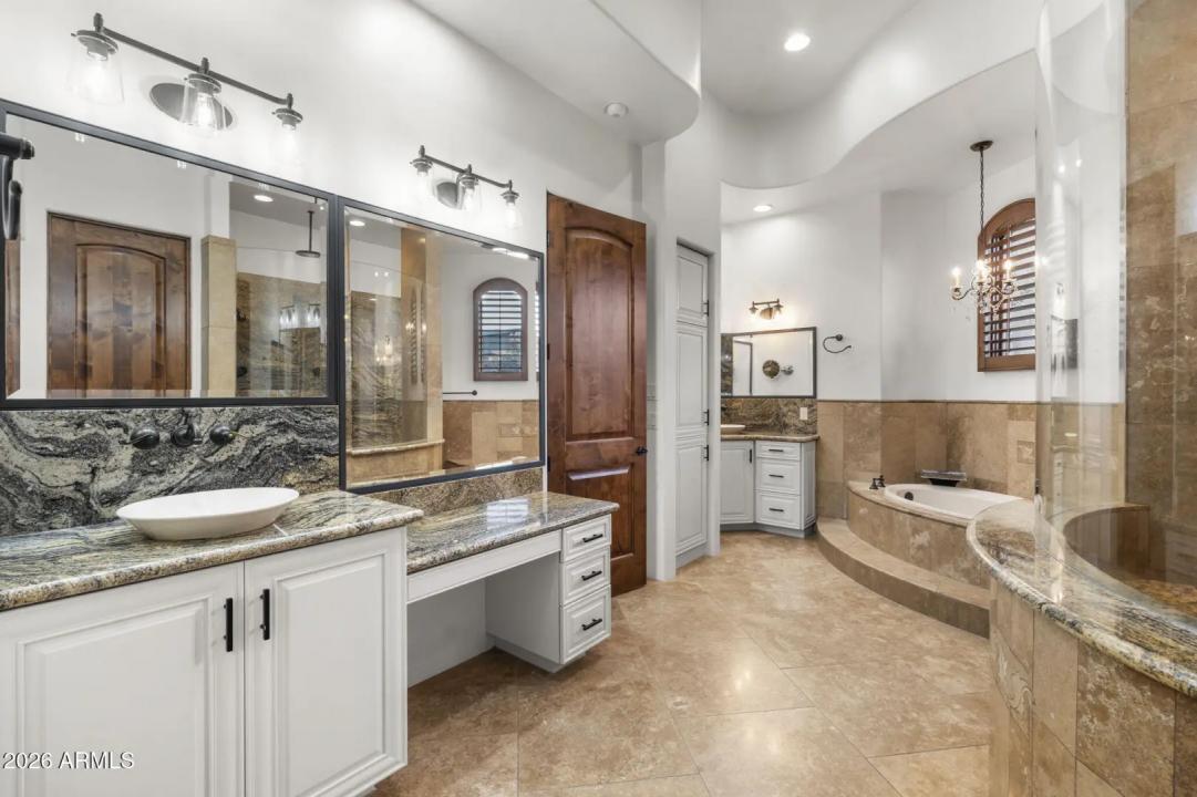 Real Estate Picture 15