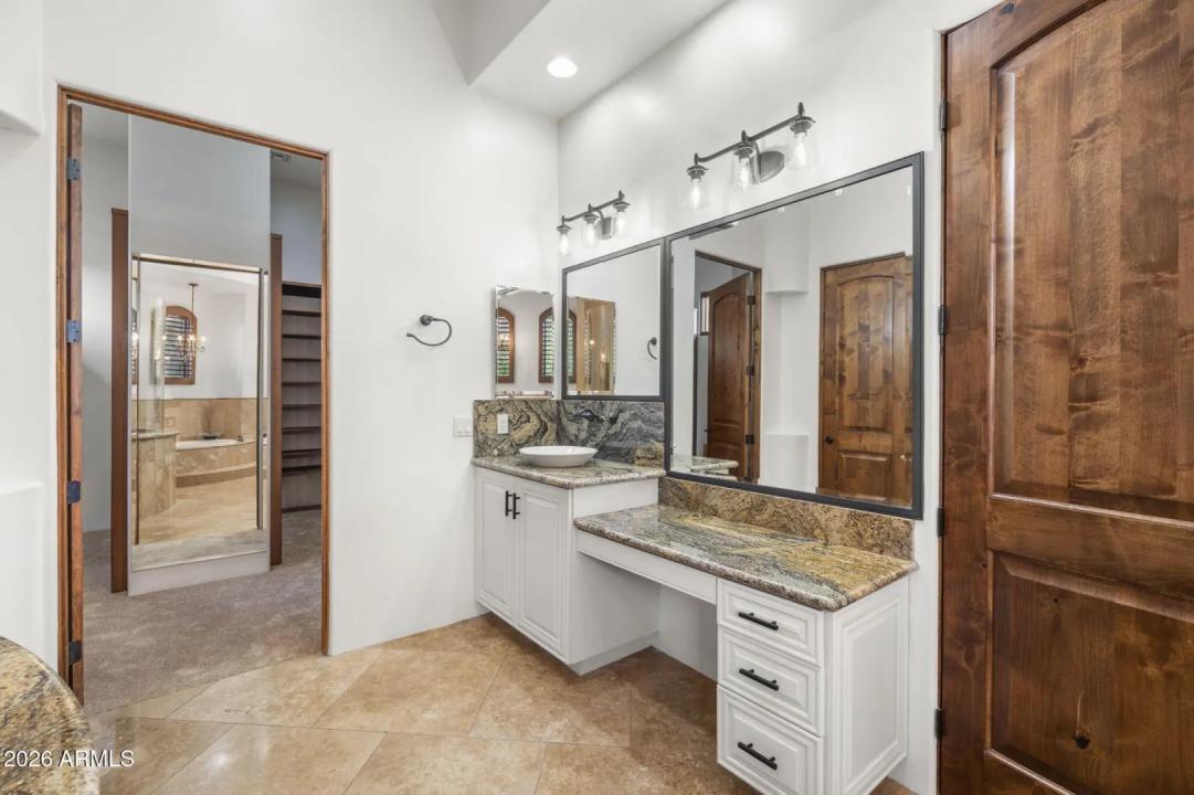 Real Estate Picture 16