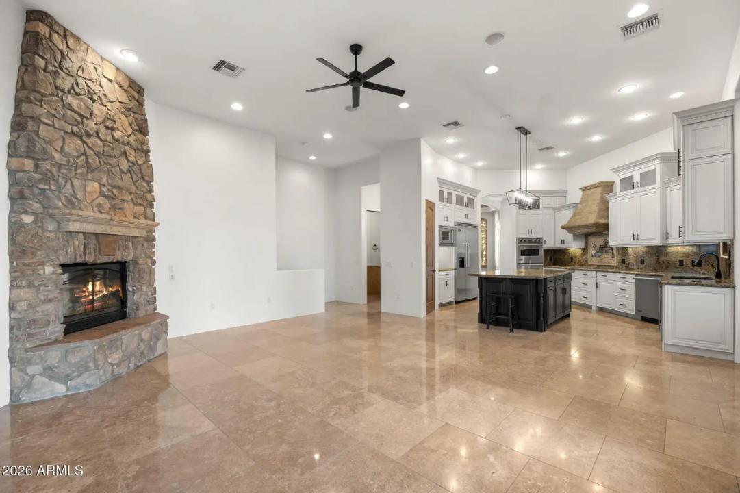 Real Estate Picture 9