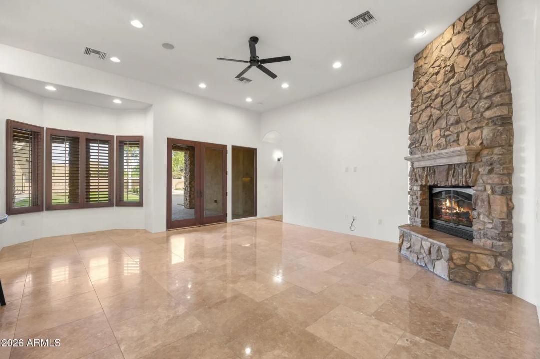 Real Estate Picture 10