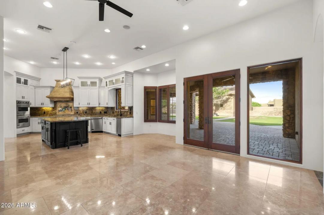 Real Estate Picture 8