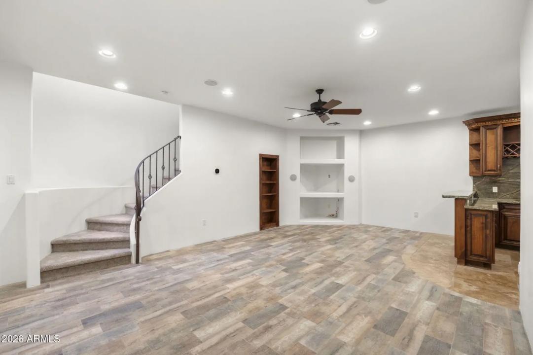 Real Estate Picture 30