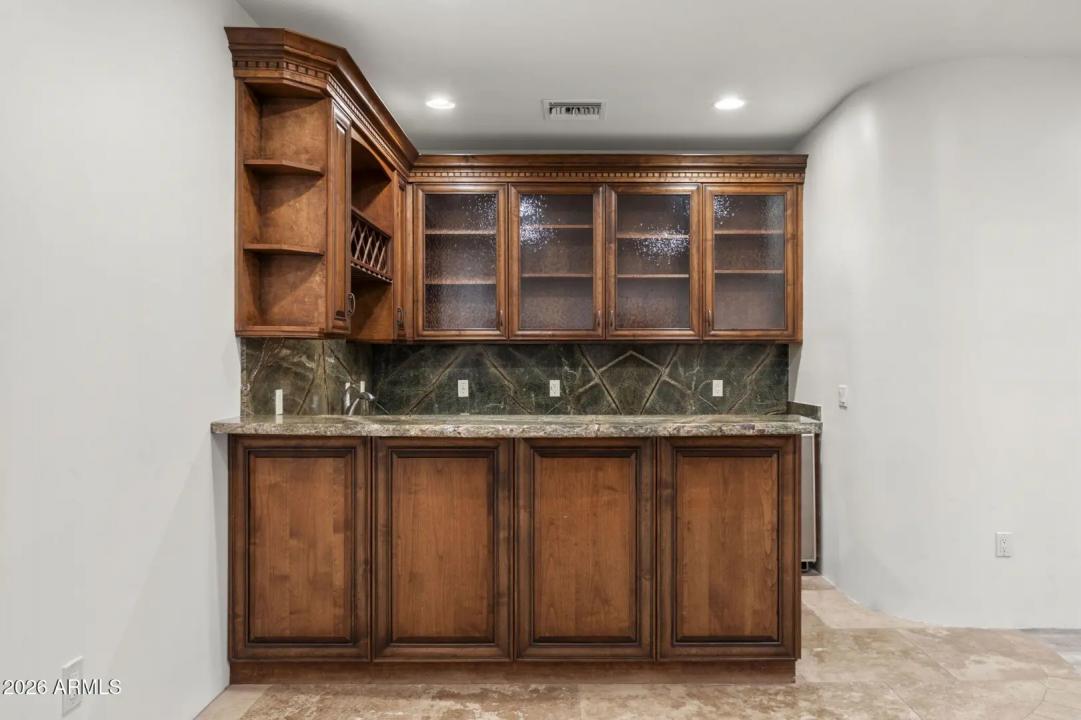 Real Estate Picture 32