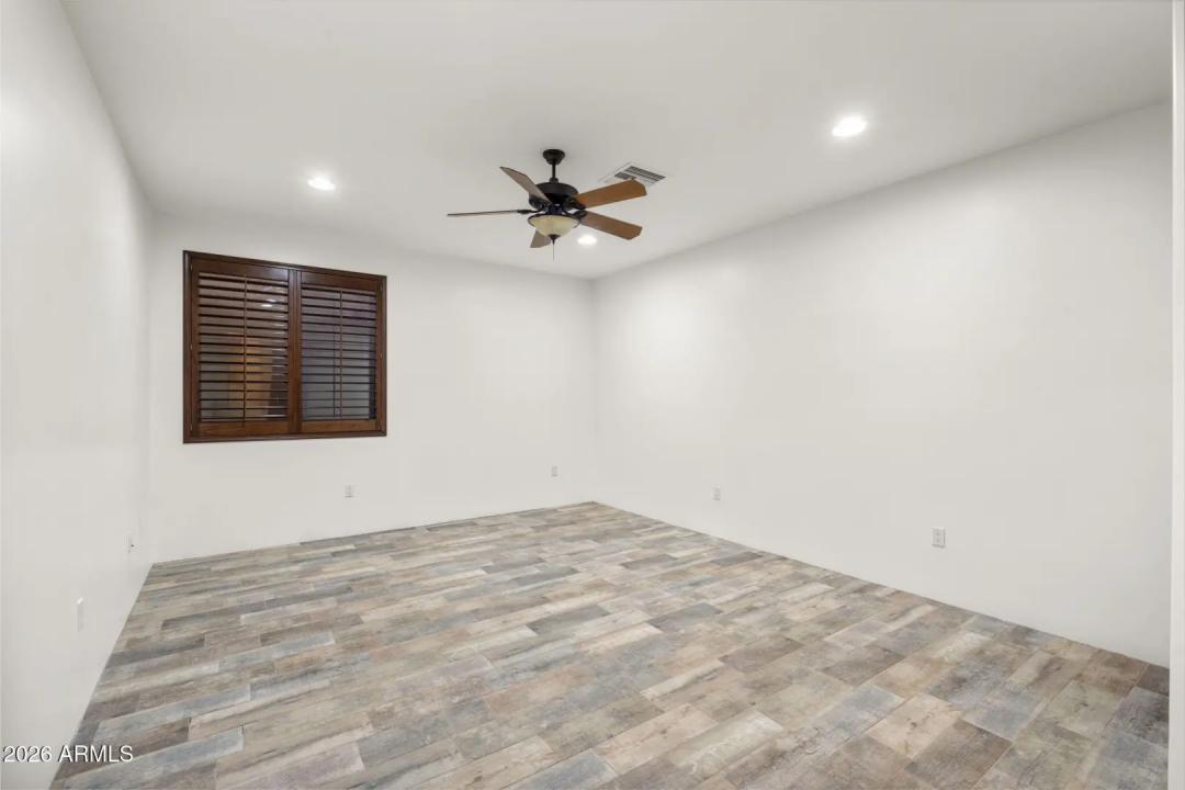 Real Estate Picture 34