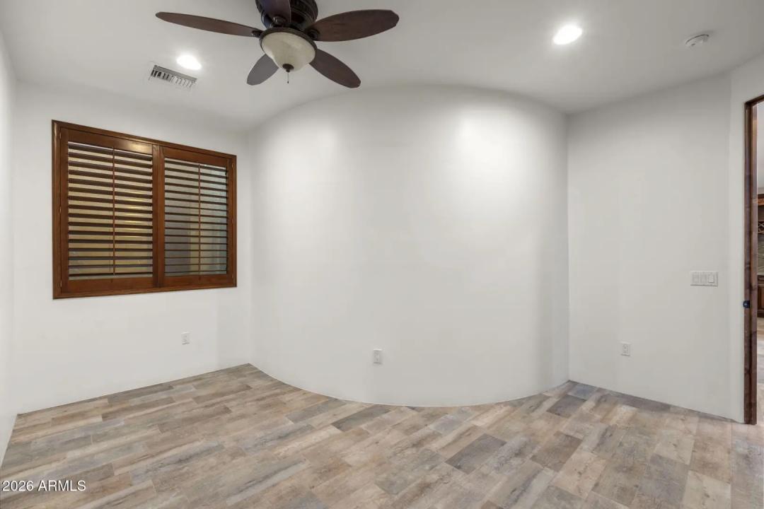 Real Estate Picture 35