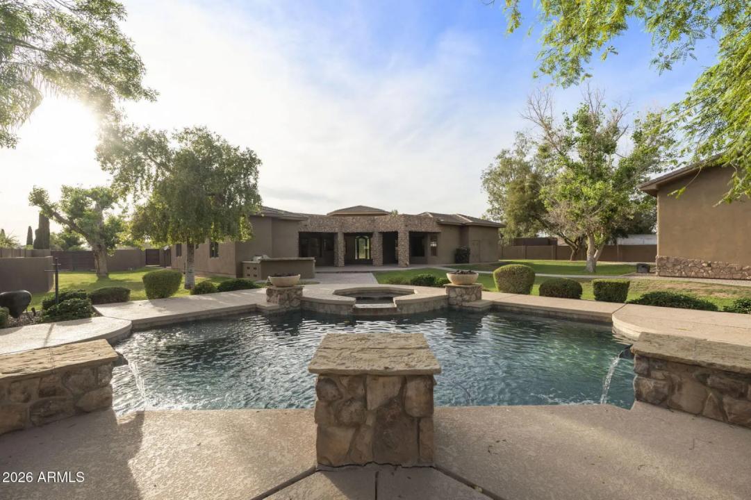 Real Estate Picture 43