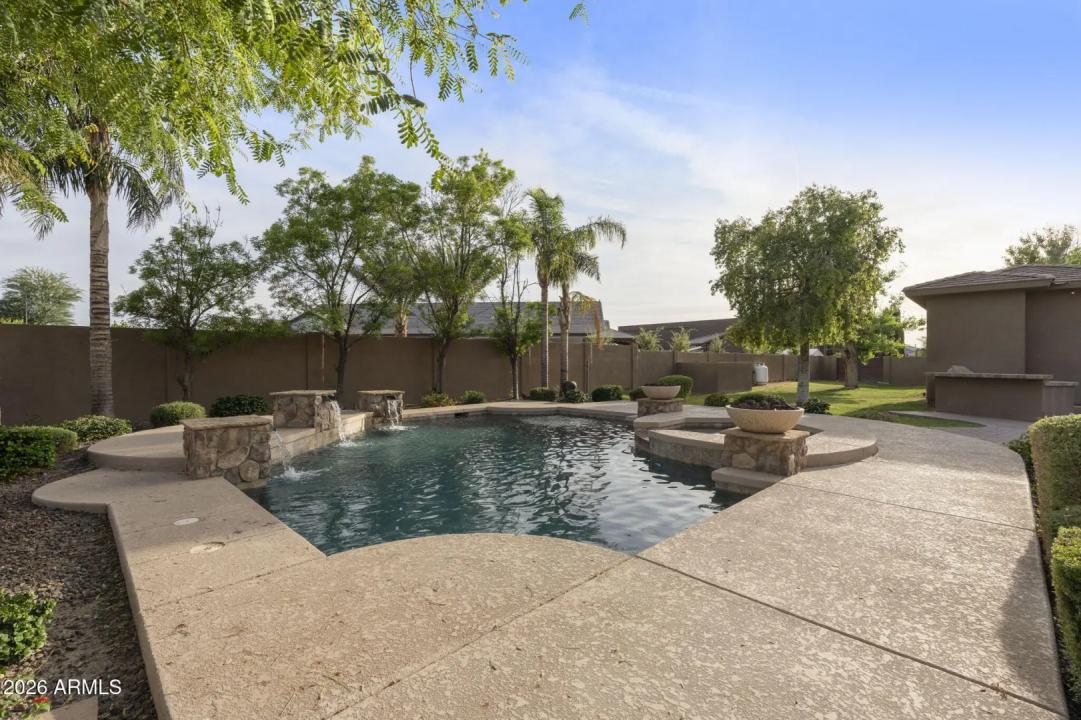 Real Estate Picture 42