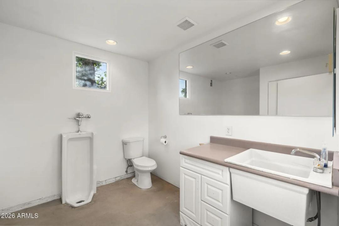 Real Estate Picture 48