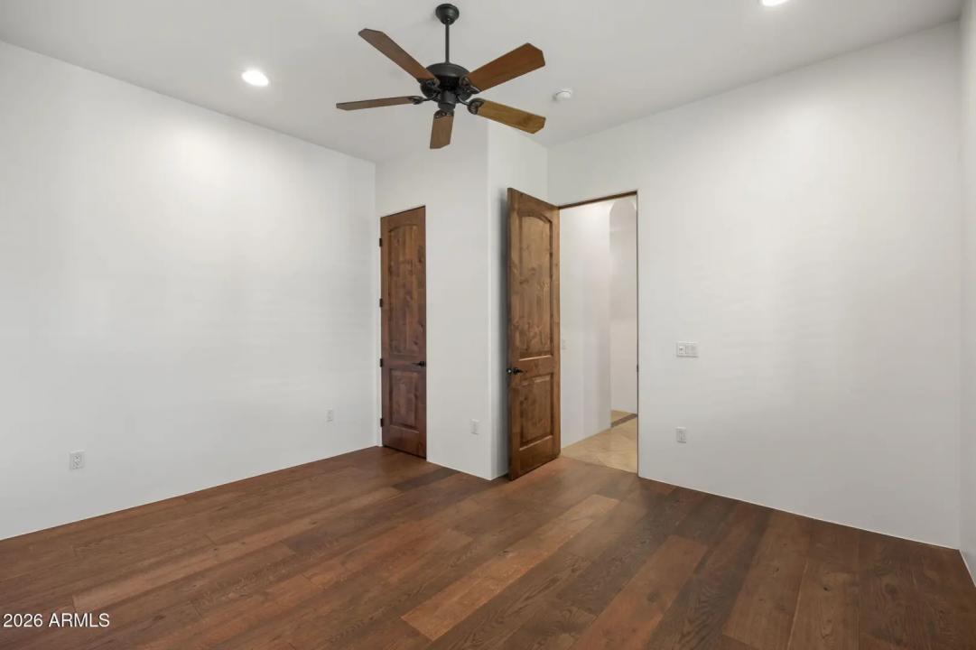 Real Estate Picture 24