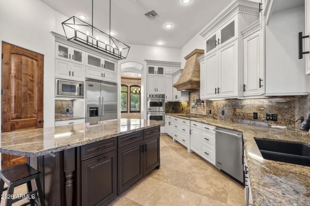 Real Estate Picture 5