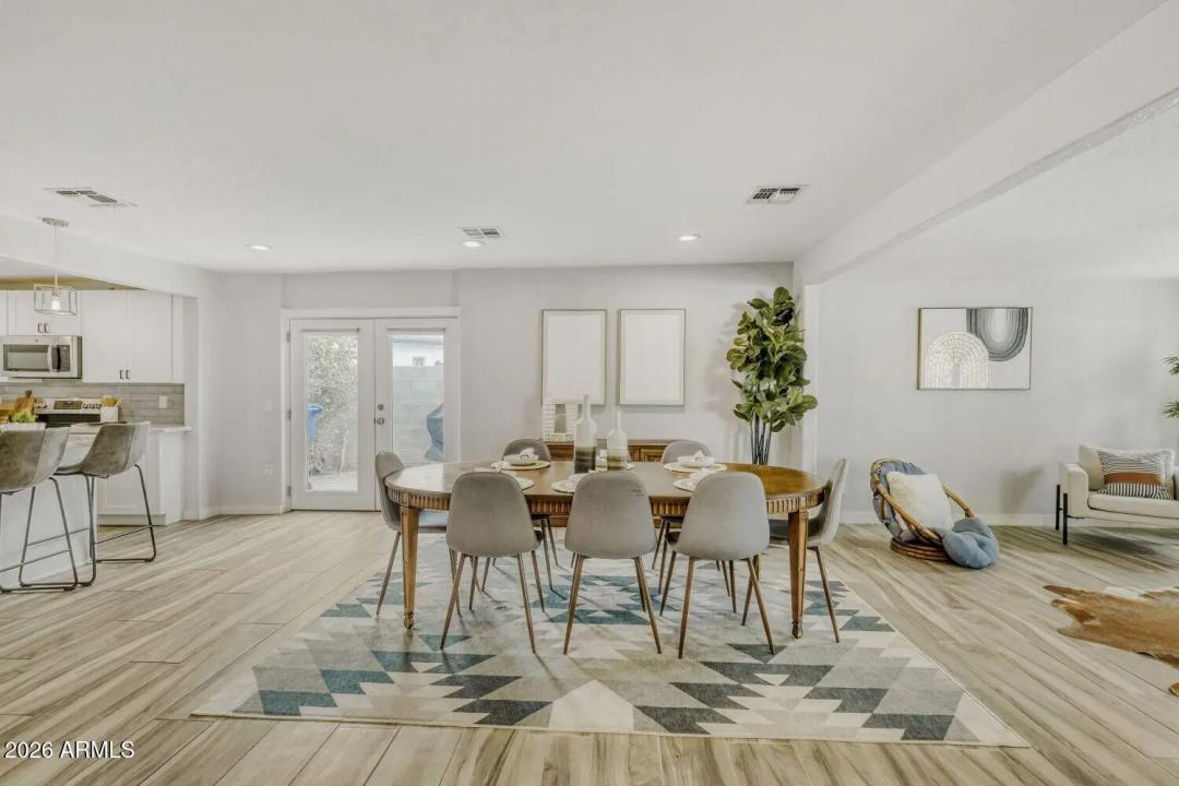 Real Estate Picture 7