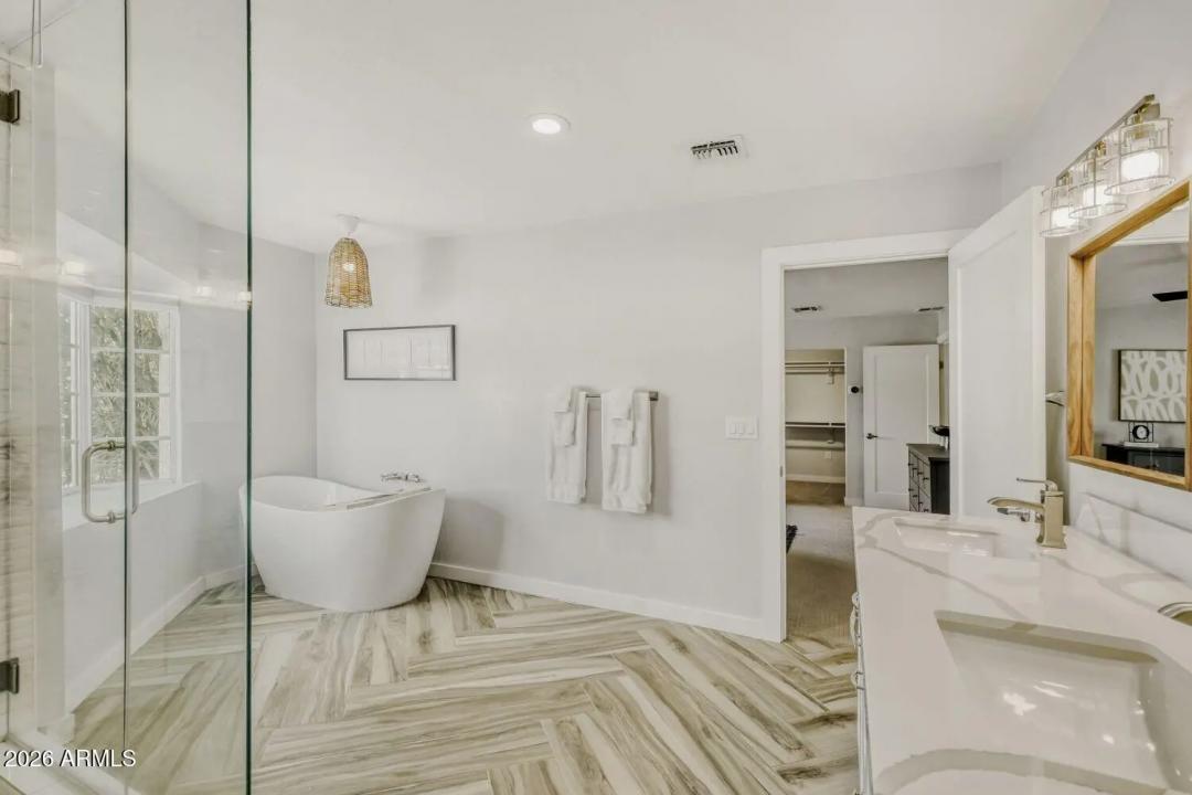 Real Estate Picture 17