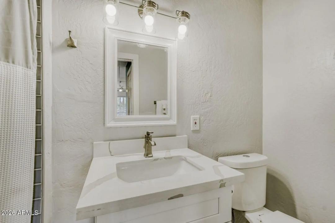 Real Estate Picture 24